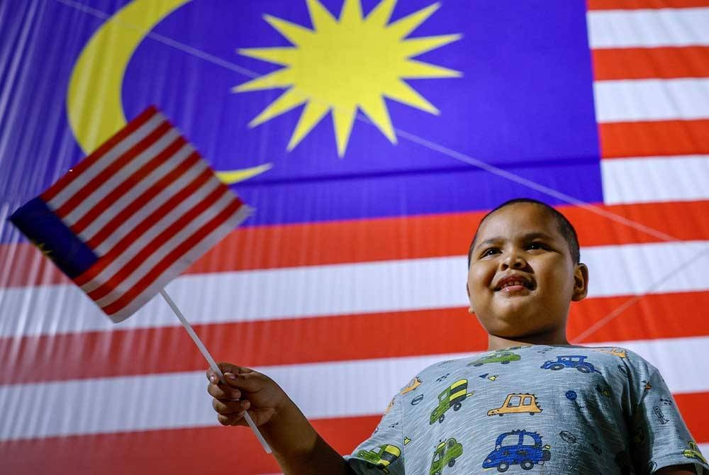 &#039;Malaysia Madani: Tekad Perpaduan Penuhi Harapan&#039; tema yang dipilih bagi sambutan Hari Kebangsaan dan Hari Malaysia 2023, mempunyai maksud yang cukup bermakna untuk dihayati segenap lapisan rakyat. - Gambar hiasan Bernama