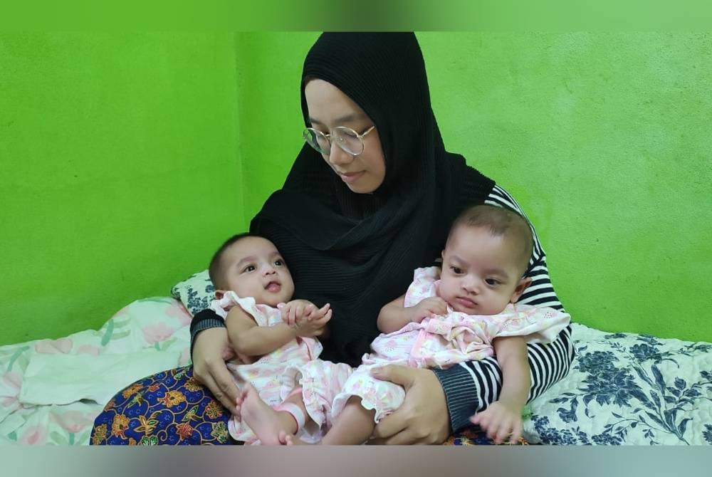 Sepasang bayi perempuan kembar seiras berusia tujuh bulan yang menderita masalah paru-paru kronik masih memerlukan dana untuk mendapatkan vaksin Synagis Palivizumab.