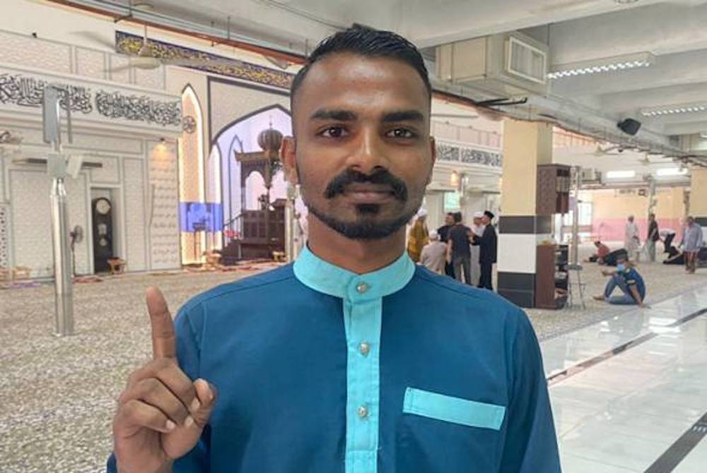 Lelaki warganegara Malaysia berusia 27 tahun itu dikenali sebagai Muhamad Anwar Karthiban selepas memeluk Islam. - Foto Awani