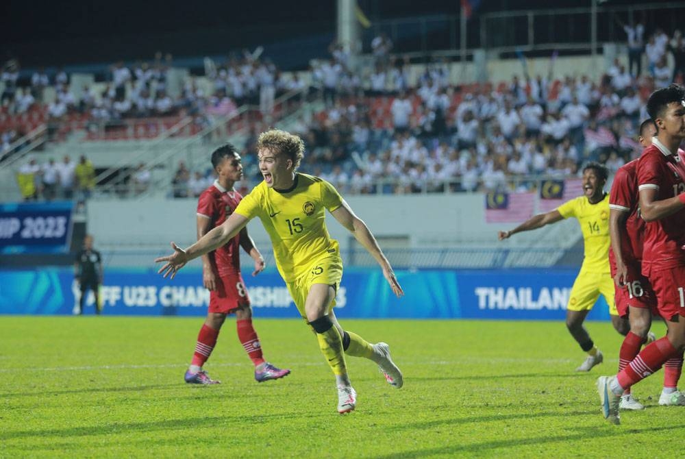 Tierney muncul wira apabila meledak dua gol untuk memastikan tiga mata berharga buat Harimau Muda. - Foto FAM