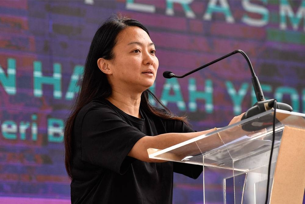 Hannah Yeoh ketika memberikan ucapan pada Pelancaran Kuala Lumpur Women’s Super League 2023 di Arena Sukan Kuala Lumpur, pada Sabtu. - Foto Bernama