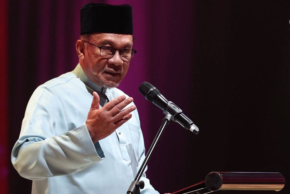 Anwar berucap ketika menghadiri Majlis Tilawah dan Menghafaz Al-Quran Peringkat Antarabangsa (MTHQA) ke-63 Tahun 1445H/ 2023M di Pusat Dagangan Dunia Kuala Lumpur (WTCKL), malam Sabtu. - Foto Bernama