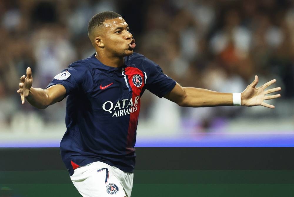 ‘Saya kekal di sini’ – Mbappe