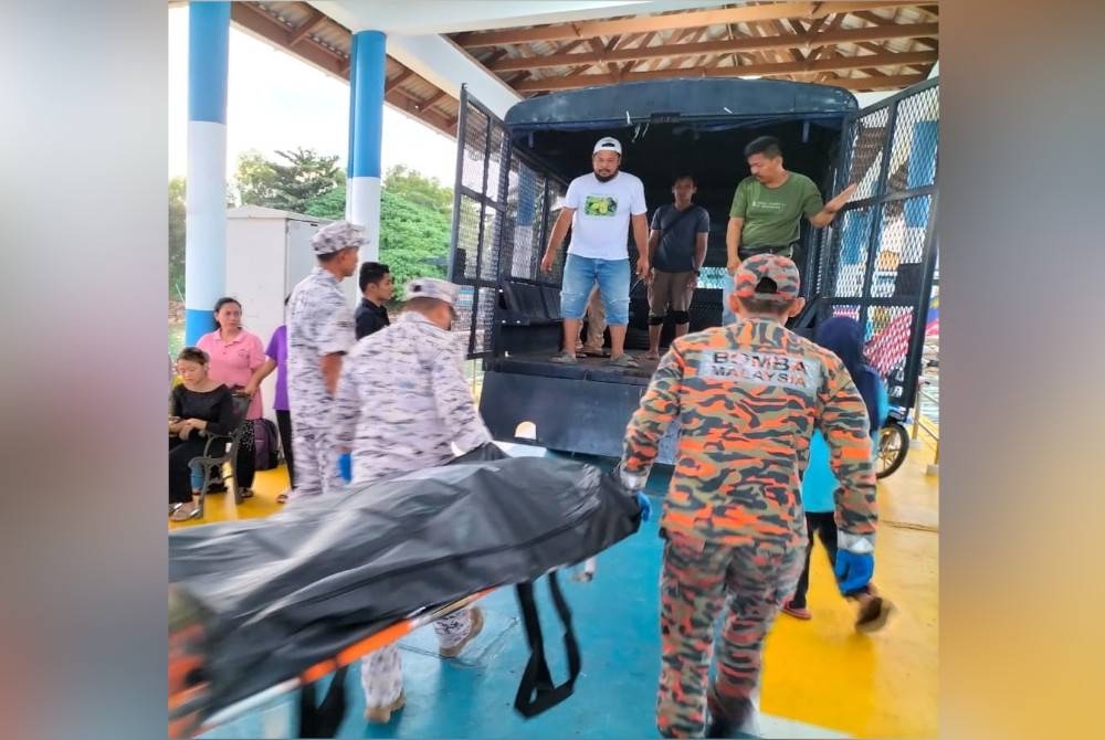 Mayat dibawa di Hospital Labuan untuk bedah siasat.