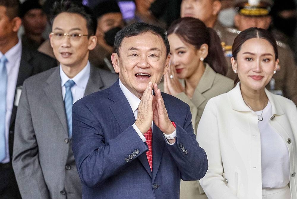 Thaksin Shinawatra dijatuhi hukuman penjara lapan tahun. Foto EPA