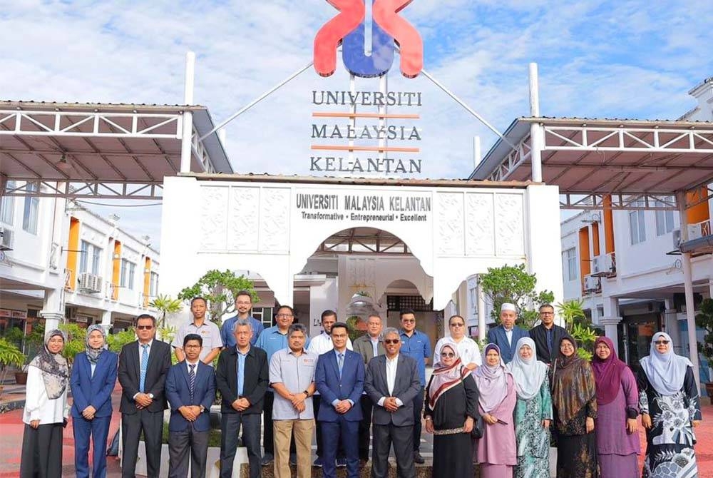 Universiti Malaysia Kelantan memperuntukkan hampir RM10 juta dalam usaha menaik taraf kelajuan capaian internet daripada 1Gbps kepada 6.4 Gbps di pusat pengajian berkenaan.