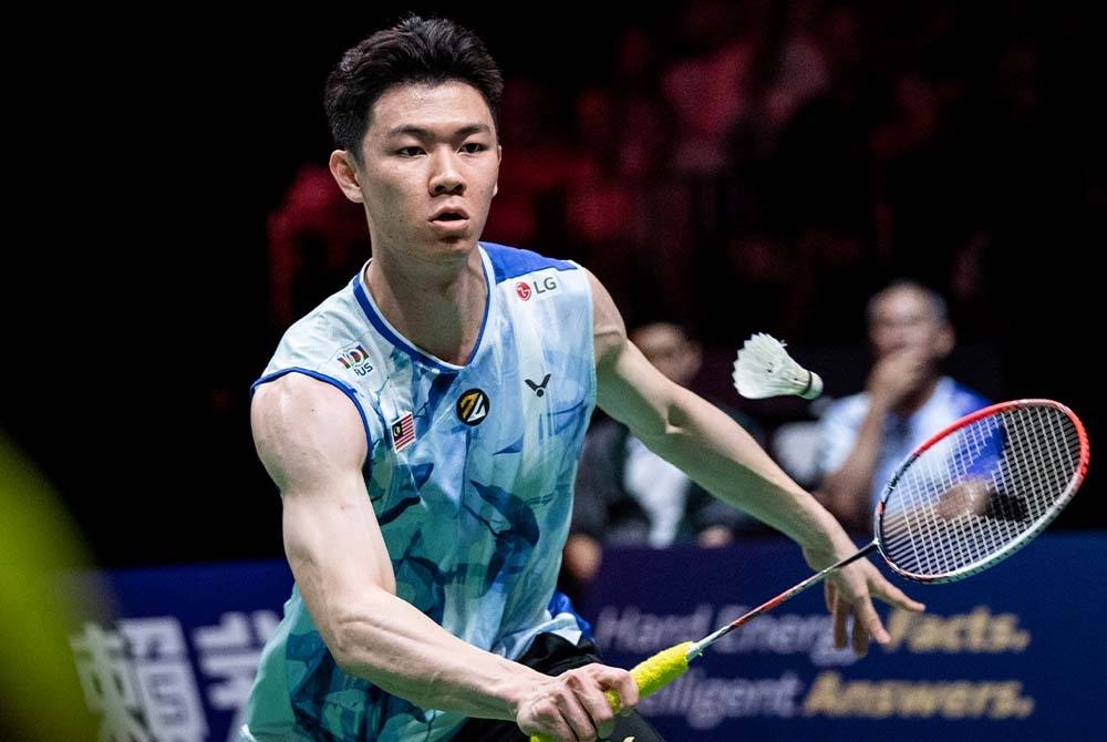 Zii Jia tewas kepada pemain tuan rumah, Anders Antonsen dalam perlawanan straight set 18-21, 17-21. - Foto EPA