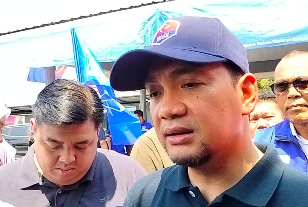 Onn Hafiz ditemui selepas mengadakan pertemuan dengan jentera BN di PDM Kampung Danga pada Ahad.