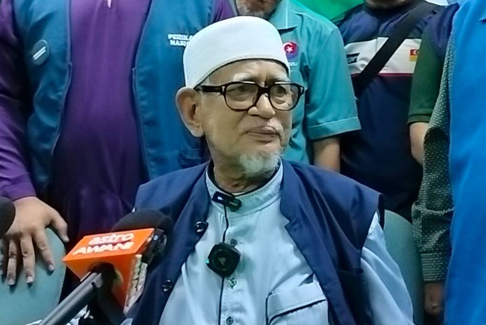 Abdul Hadi pada sidang akhbar di Pejabat Pas Pulai pada Ahad.