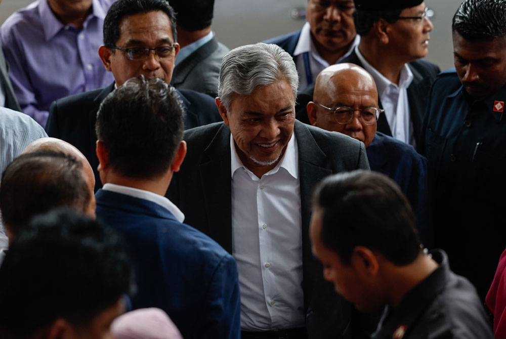 Mahkamah Tinggi pada Isnin memutuskan untuk melepaskan tanpa membebaskan (DNAA) Ahmad Zahid daripada semua 47 pertuduhan pecah amanah, rasuah, dan pengubahan wang haram yang berkaitan dengan dana Yayasan Akalbudi. - Foto Bernama