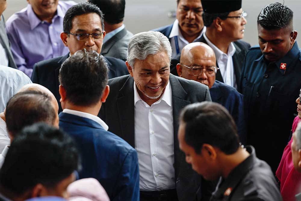 Mahkamah Tinggi pada Isnin memutuskan untuk melepaskan tanpa membebaskan (DNAA) Ahmad Zahid daripada semua 47 pertuduhan pecah amanah, rasuah, dan pengubahan wang haram yang berkaitan dengan dana Yayasan Akalbudi. - Foto Bernama