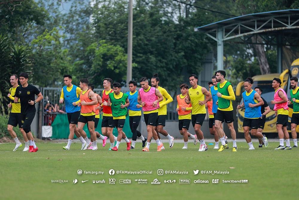 Skuad Harimau Malaya kini dalam persiapan bagi menghadapi Kelayakan Piala Dunia 2026/Piala Asia 2027 dan Piala Asia 2023 di Qatar pada Januari depan. - Foto Facebook FAM