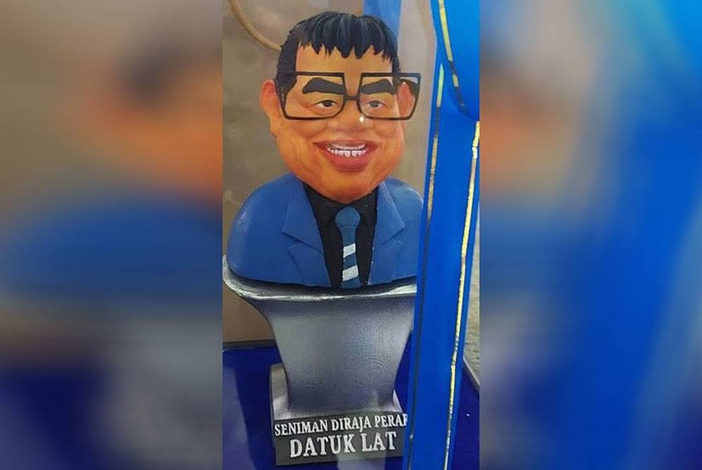 Replika Datuk Lat yang dihasilkan Zaky Qursani