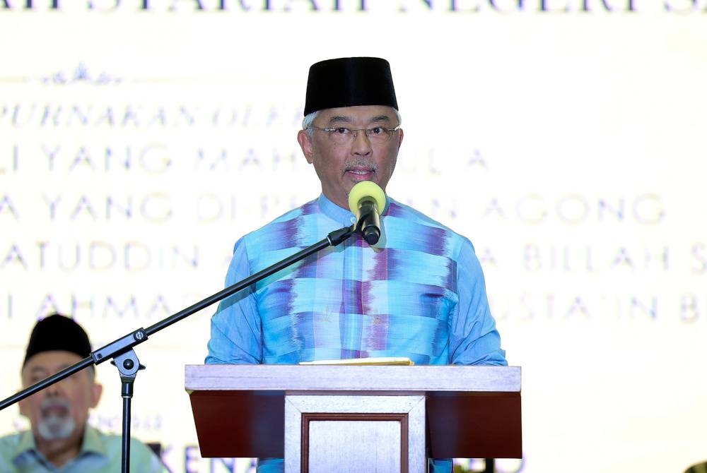 Al-Sultan Abdullah berkenan bertitah pada Majlis Perasmian Kompleks Mahkamah Syariah Kota Kinabalu hari ini. Foto Bernama