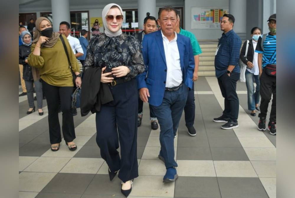 Pasukan pembelaan Bung Moktar memberitahu Mahkamah Tinggi pada Khamis bahawa tiada bukti menunjukkan Ahli Parlimen Kinabatangan itu menerima rasuah RM2.8 juta melalui isterinya, Zizie Izette. - Foto fail Bernama