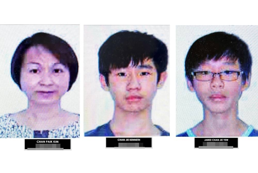 Gambar dari kiri: Chan Paik Kim, Chan Jie Kenneth, Jared Chan Jie Yew