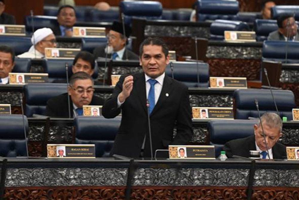 Kekecohan bermula apabila Datuk Mohd Radzi Md Jidin (PN-Putrajaya) tiba-tiba mempersoalkan di manakah maruah PKR dan DAP yang sebelum ini mahu memperjuangkan keadilan. - Foto Jabatan Penerangan Malaysia