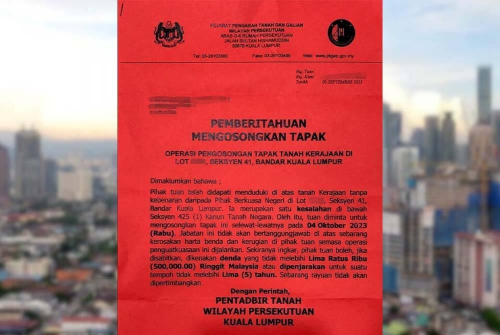 Notis merah yang menyatakan penduduk Kampung Sungai Baru diberi tempoh hanya sebulan sehingga 4 Oktober depan untuk kosongkan kediaman masing-masing.