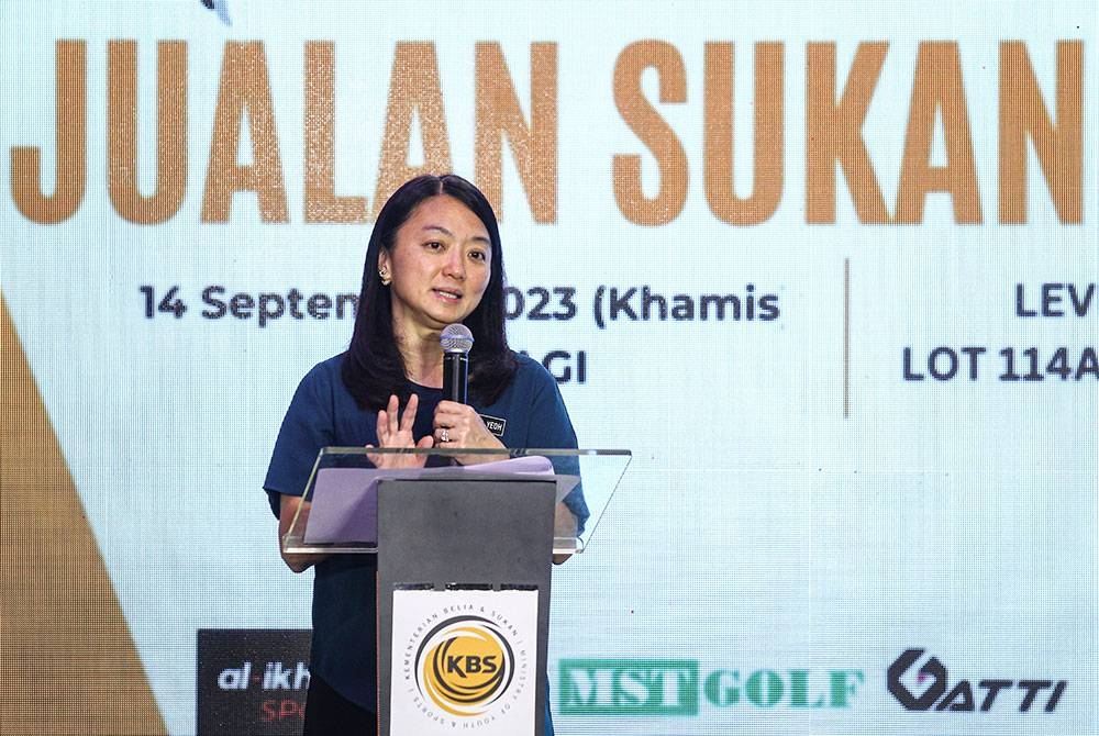 Menteri Belia dan Sukan Hannah Yeoh berucap pada Majlis Jualan Sukan Rahmah Rancakkan Sambutan Hari Sukan Negara 2023 pada Khamis.