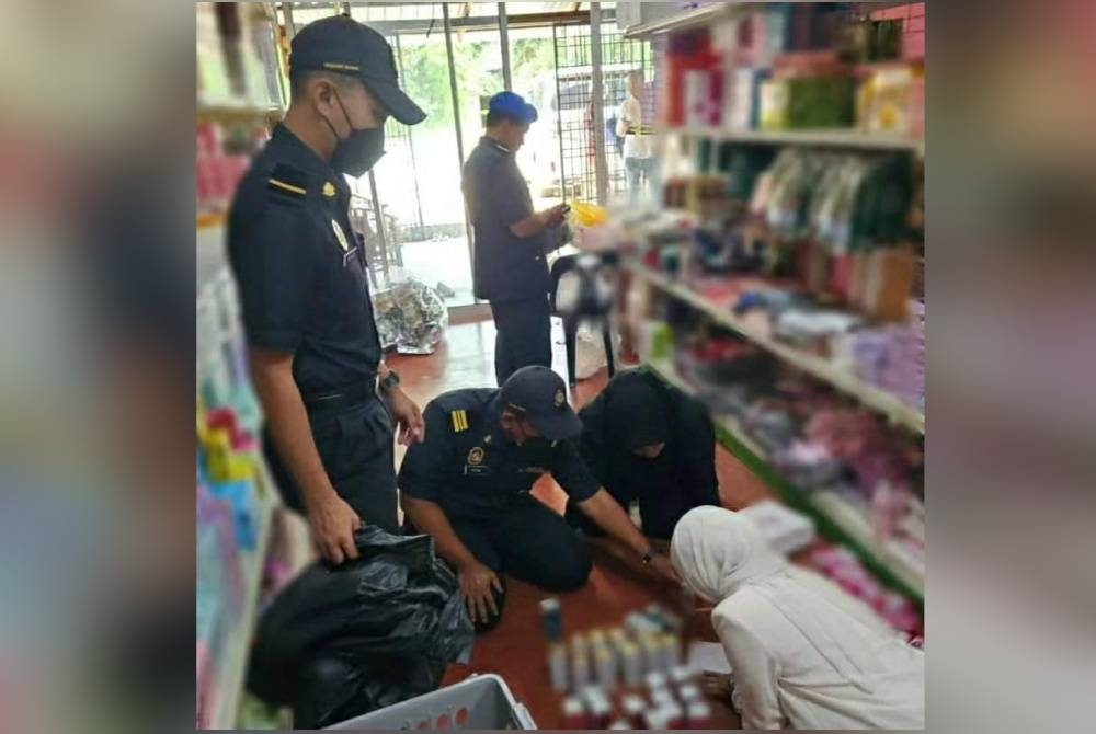 KPDN Kelantan menyita 328 unit kosmetik terdiri daripada krim, toner, serum dan peket kopi pracampuran di lokasi berasingan di Pasir Mas dan Kuala Krai pada Khamis.