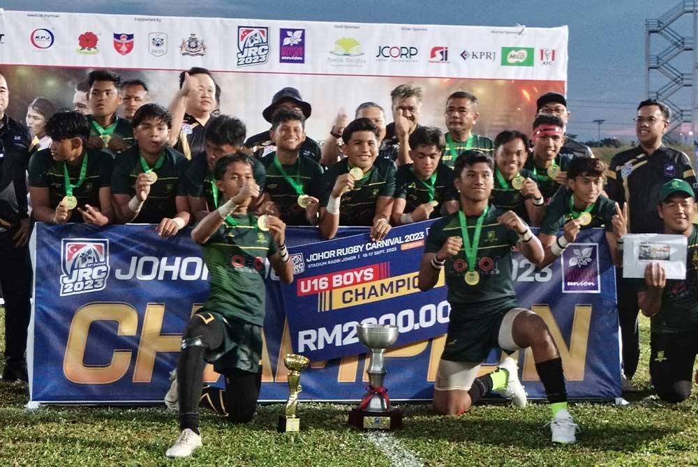 Pasukan Maktab Sultan Abu Bakar muncul juara Karnival Ragbi Johor 2023 bagi kategori Cup bawah 16 tahun, apabila menewaskan pasukan SMK Sri Mersing 24-19 di Stadium Ragbi Johor, pada Ahad.