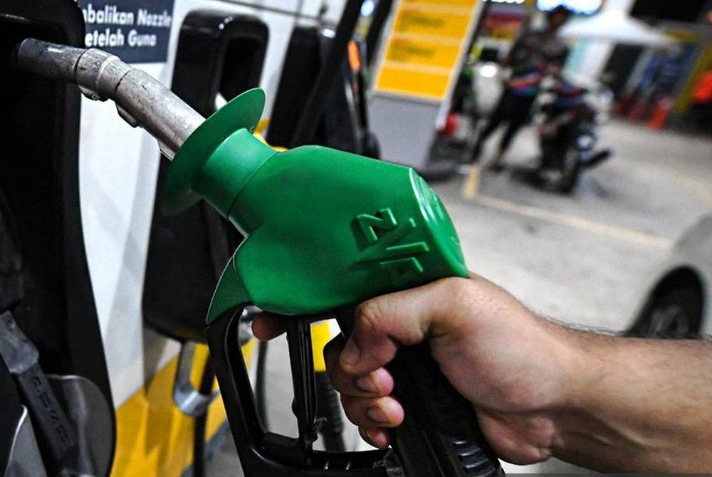 Harga runcit bagi petrol RON97 naik 10 sen kepada RM3.47 seliter, manakala harga RON95 dan diesel kekal bagi tempoh 21 hingga 27 September.