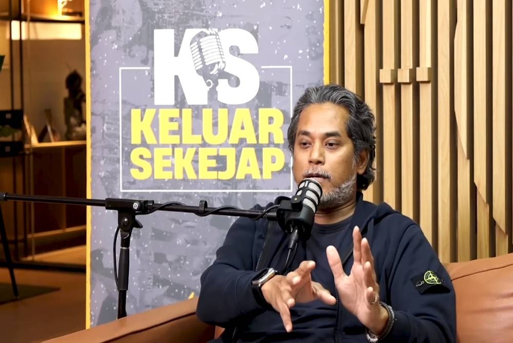 Khairy Jamaluddin ketika dalam Program Podcast Keluar Sekejap yang dikendalikan bersama Bekas Ketua Penerangan UMNO, Shahril Sufian Hamdan pada Rabu.