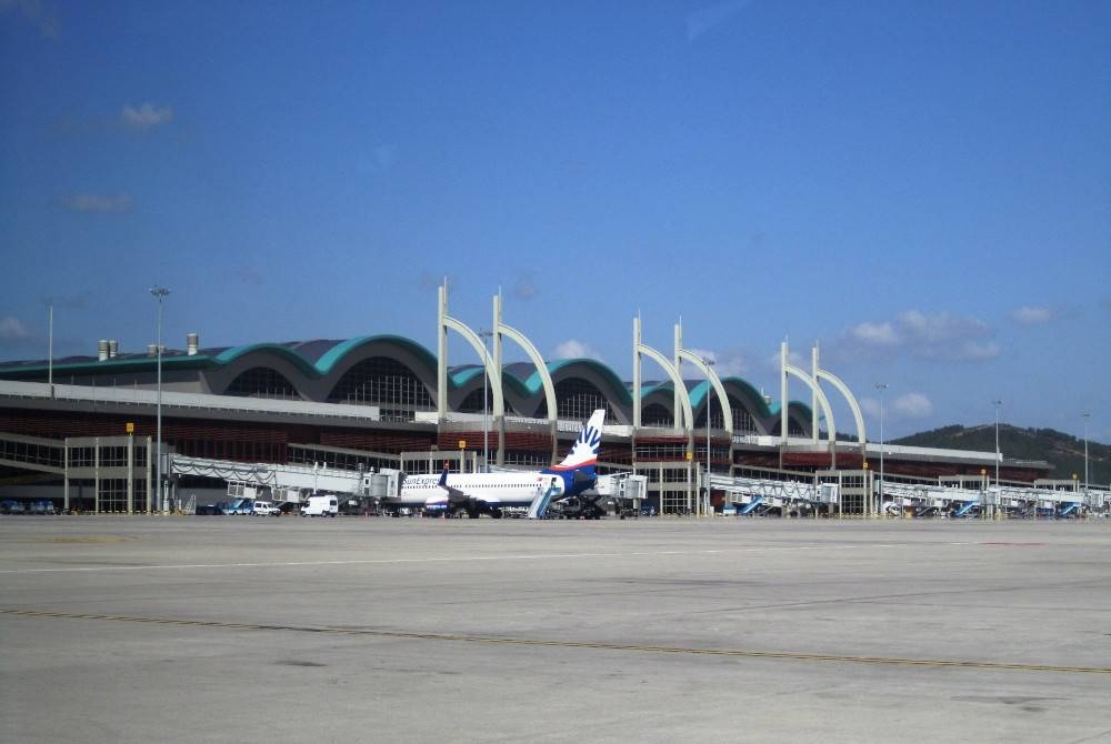 Turkiye telah bersetuju supaya Malaysia Airports Holdings Bhd (MAHB) terus mengendalikan Lapangan Terbang Antarabangsa Sabiha Gokcen di Istanbul. - Foto Bernama