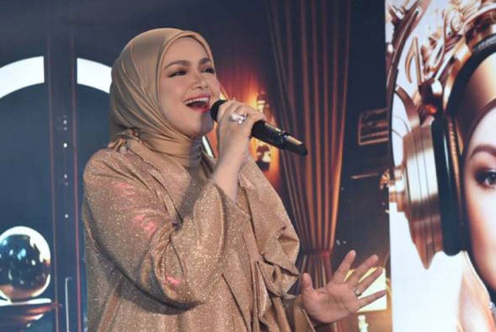 Akibat masalah kesihatan, Siti Nurhaliza atau lebih mesra disapa sebagai Tokti mengakui harus mengambil masa yang lama untuk merakamkan sebuah lagu. - Gambar Ivan Koh