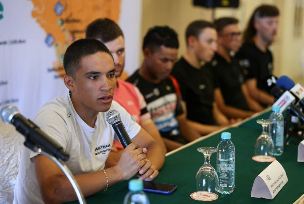 Martin Lopez bercakap pada sidang media menjelang siri Jelajah Le Tour de Langkawi Malaysia (LTdL) 2023 di sebuah hotel hari ini. - Foto Bernama