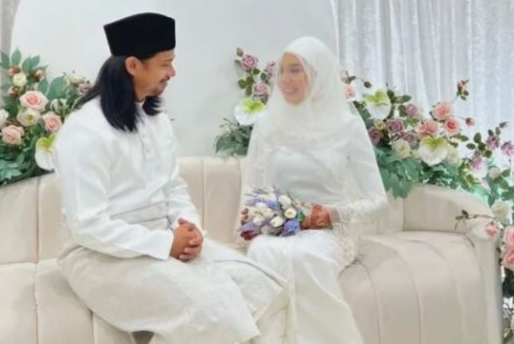 Noh Salleh (kiri) selamat mendirikan rumah tangga bersama Fatin Athira Mustapha.