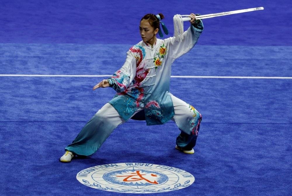 Sydney Chin ketika beraksi dalam acara akhir Taijiquan dan Taijijian wanita di pusat sukan Xiaoshan Guali pada Ahad. - Foto Bernama