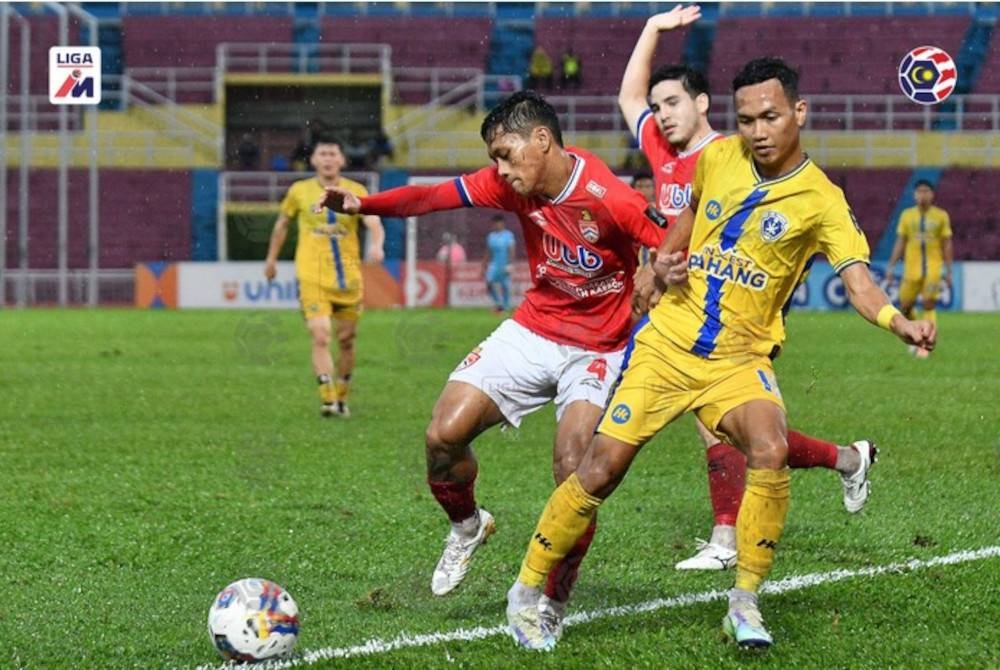 KL City berjaya mengikat Sri Pahang FC dengan keputusan 1-1 ketika aksi kedua suku akhir Piala Malaysia di Stadium Darul Makmur di sini, malam Ahad.