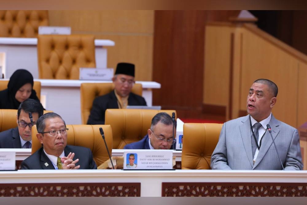 Saarani ketika menjawab soalan lisan ketika Sidang DUN Perak pada Rabu. - Foto Ihsan Urusetia DUN Perak