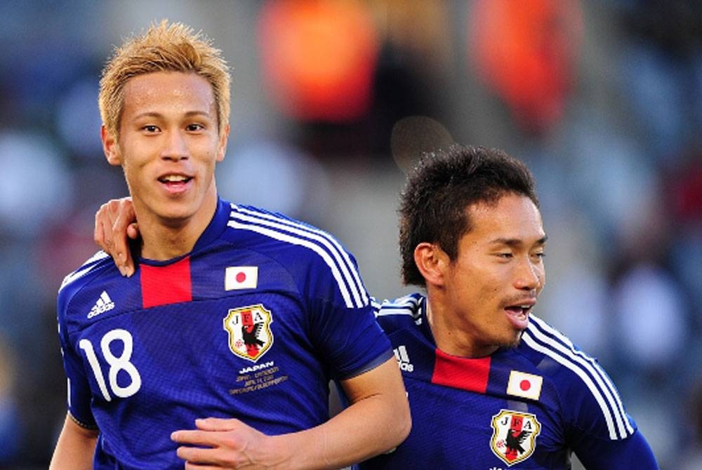 Keisuke Honda (kiri)