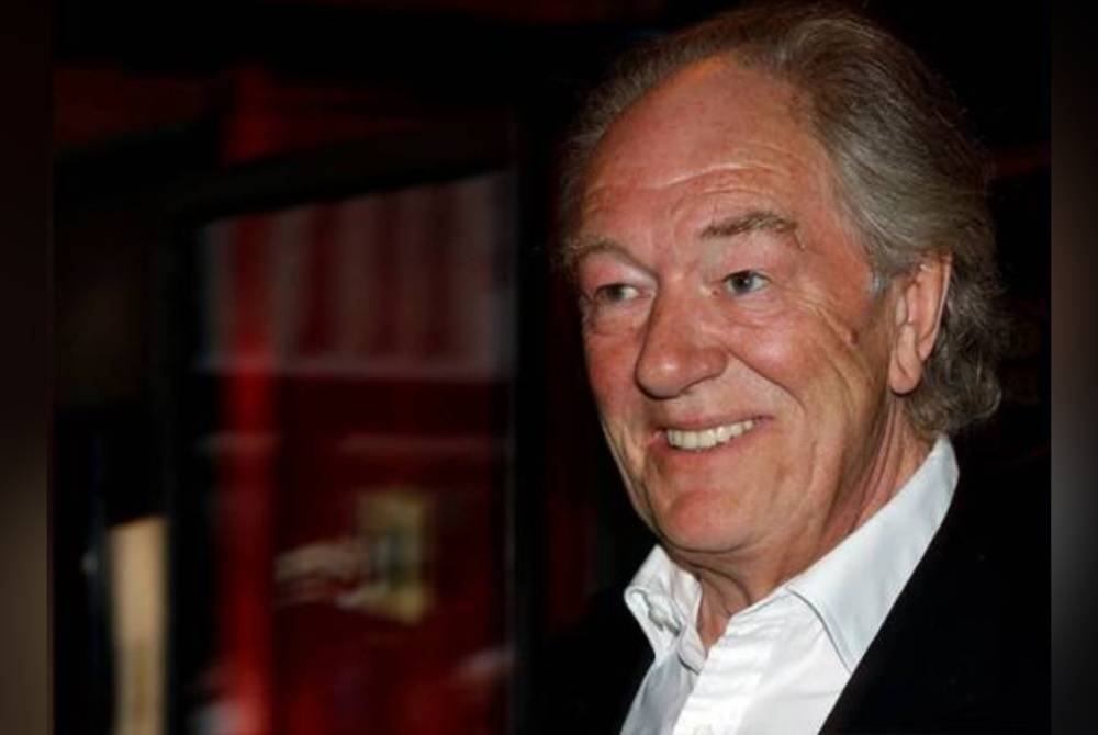 Berita pemergian mendiang, Michael Gambon disahkan balu serta anaknya dalam kenyataan pada Khamis.