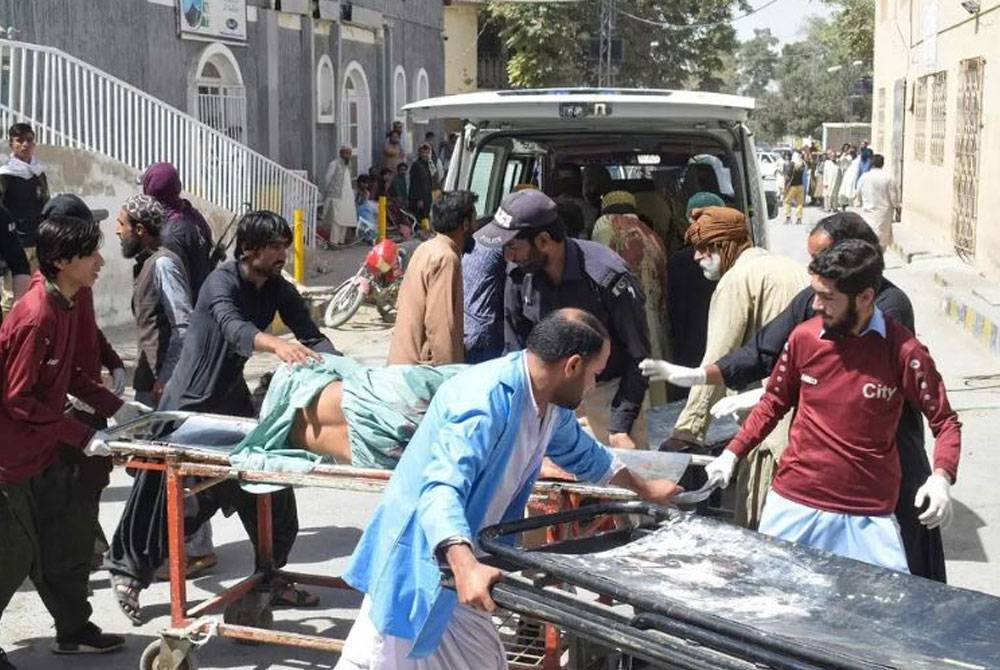 Satu letupan kuat ketika perarakan sambutan Maulidur Rasul melanda wilayah Balochistan di barat daya Pakistan pada Jumaat, mengorbankan 52 nyawa.