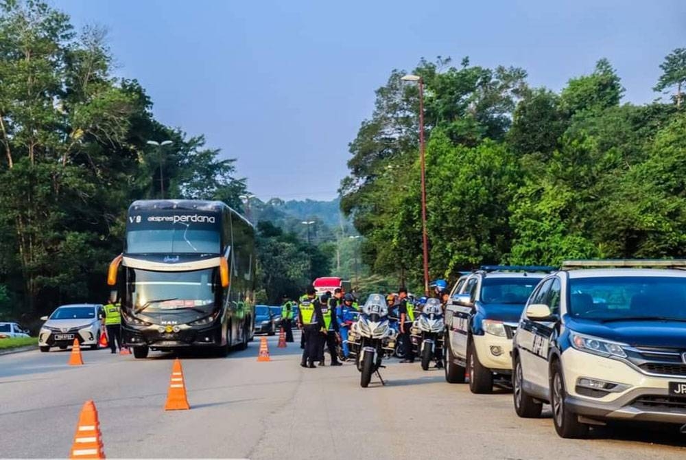 Operasi Penutup Ops Khas Motosikal Tahun 2023 JPJ Pahang diadakan di Jalan Pintasan Kuantan, Semambu di sini pada Jumaat.