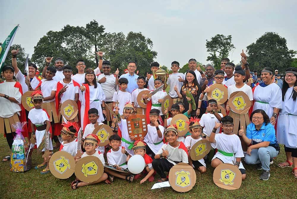 Hannah bersama pasukan yang beraksi dalam SJCYFL. - Foto: Sinar Harian /Asril Aswandi Shukor