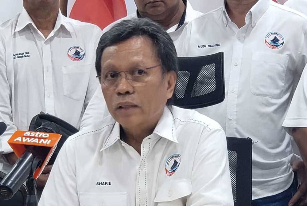 Mohd Shafie dalam sidang akhbar selepas mempengerusikan mesyuarat Ahli Majlis Tertinggi di Ibu Pejabat Warisan di Kolombong, Kota Kinabalu.