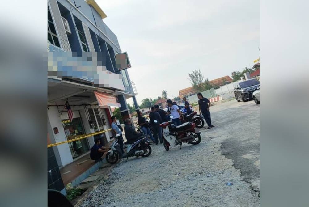 Gambar tular lokasi kejadian yang berlaku di sebuah premis dobi layan diri di Seberang Takir, Kuala Nerus pada petang Sabtu. - Foto Media sosial