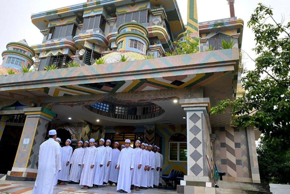 Rumah agam itu dijadikan sebagai pusat tahfiz dan sekolah agama untuk penduduk kampung.