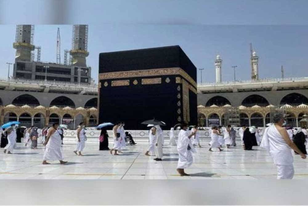 Malaysia dan Arab Saudi telah mengadakan perbincangan berhubung usaha menjadikan Malaysia sebagai hab transit pilihan untuk jemaah umrah yang melakukan perjalanan ke Arab Saudi, melalui KLIA. - Gambar hiasan