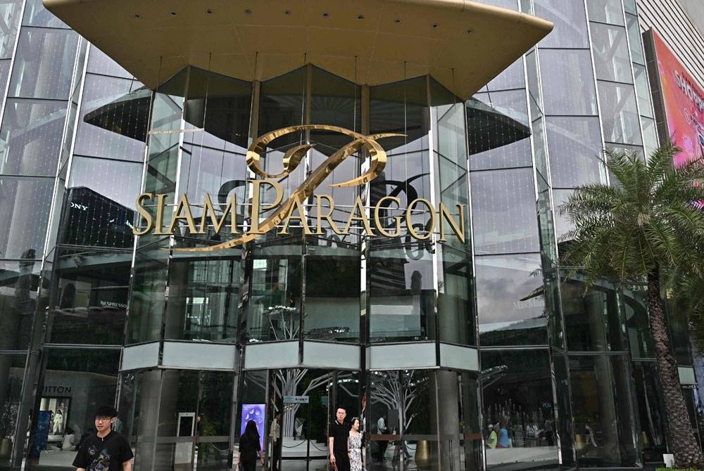 Siam Paragon di Bangkok dianggap pusat beli-belah paling ikonik dalam kalangan pelancong asing.