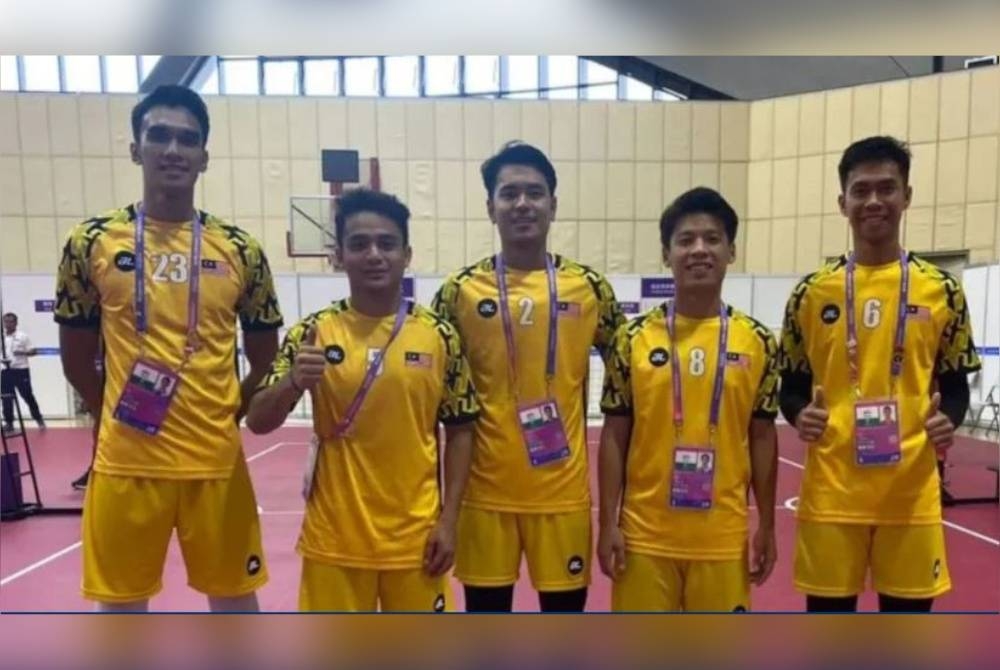 Skuad sepak takraw kebangsaan tidak berdepan masalah melangkah ke peringkat separuh akhir acara antara regu lelaki dengan bergaya pada temasya Sukan Asia Hangzhou 2022. - Foto PSM