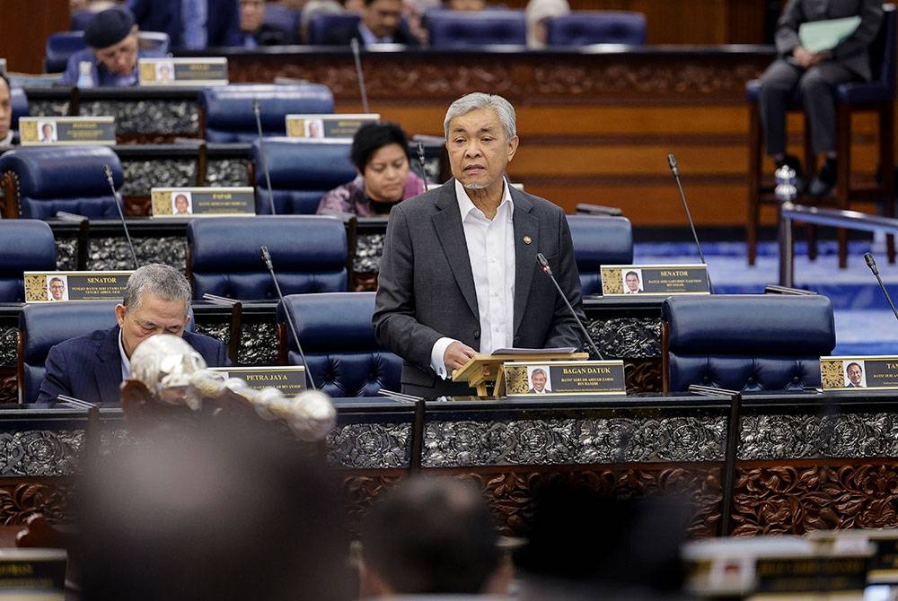 Ahmad Zahid menyatakan pendirian Malaysia terhadap konflik Palestin-Israel ketika persidangan Dewan Rakyat di Bangunan Parlimen, pada Isnin. - Foto Bernama