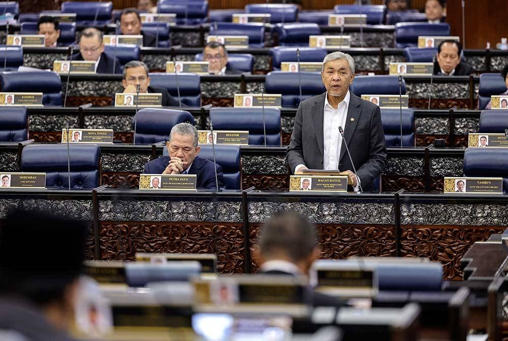 Ahmad Zahid menyatakan pendirian Malaysia terhadap konflik Palestin-Israel ketika persidangan Dewan Rakyat di Bangunan Parlimen, pada Isnin. - Foto Bernama