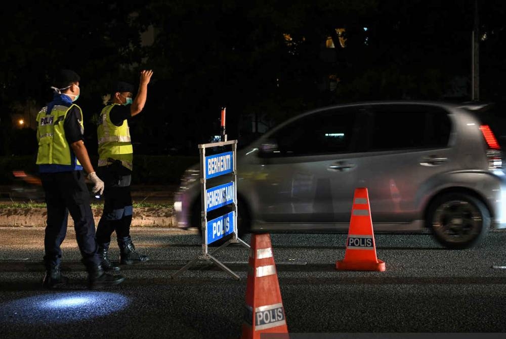 Respa berpendapat bebanan tugas polis mencabar ketika ini perlu seiring dengan gaji diperoleh. - Foto fail Bernama