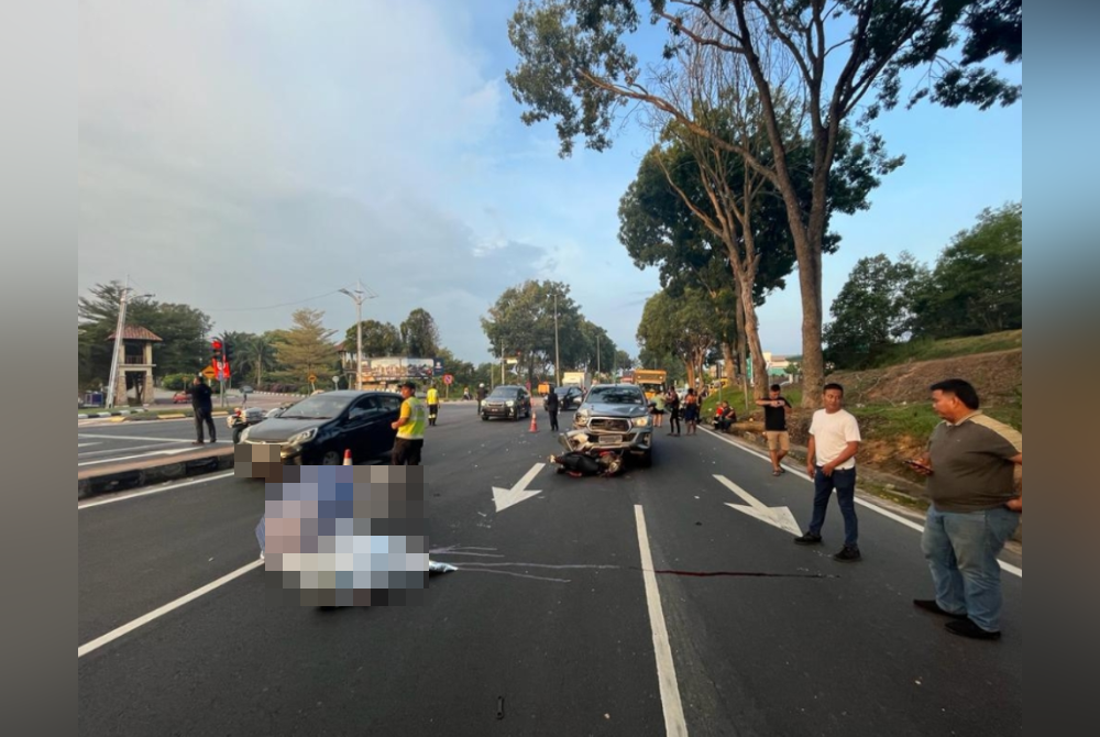 Seorang warga emas maut selepas motosikal ditunggang terlibat kemalangan dengan sebuah pacuan empat roda di Jalan Batu Pahat - Mersing, Kluang pada petang Rabu.