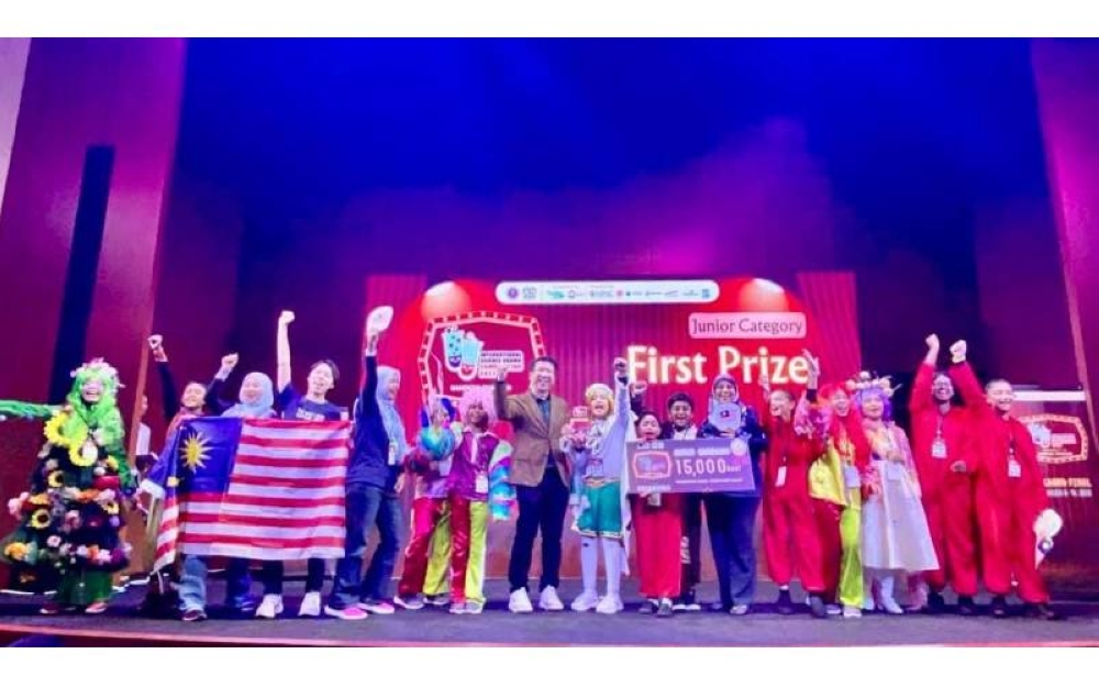 Kumpulan Drama Llamas dari SK Setiawangsa bersorak girang selepas dinobatkan juara kategori junior ISDC 2023 di Bangkok, Thailand pada 10 September lalu.